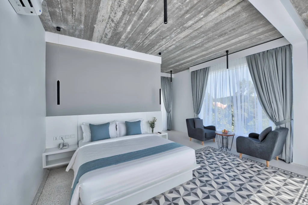 Superior room