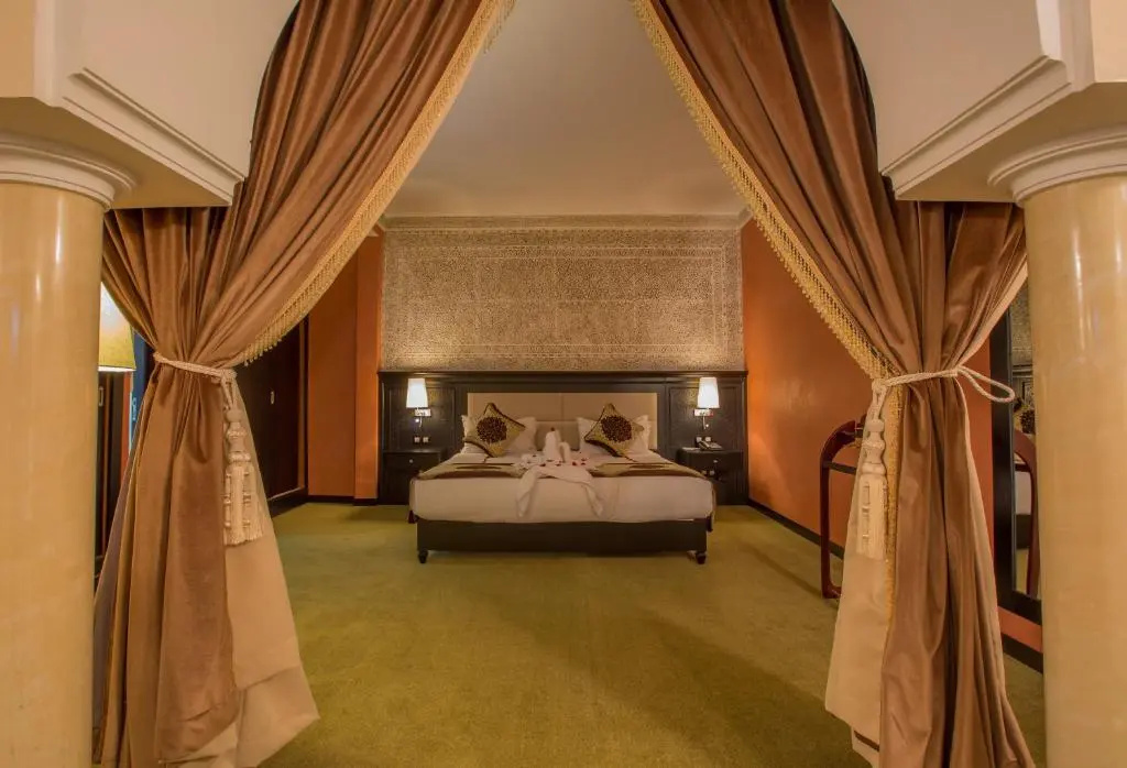 Deluxe Double Junior Suite, bed type is subject to availability, full double bed room photo 1