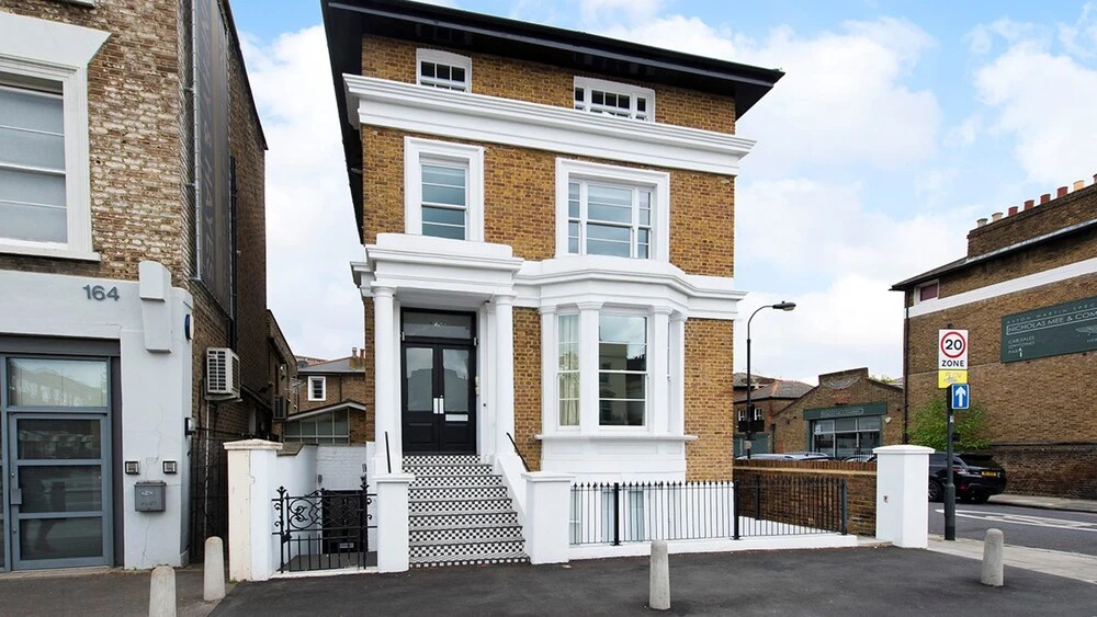 Lovely 2BR flat in West London