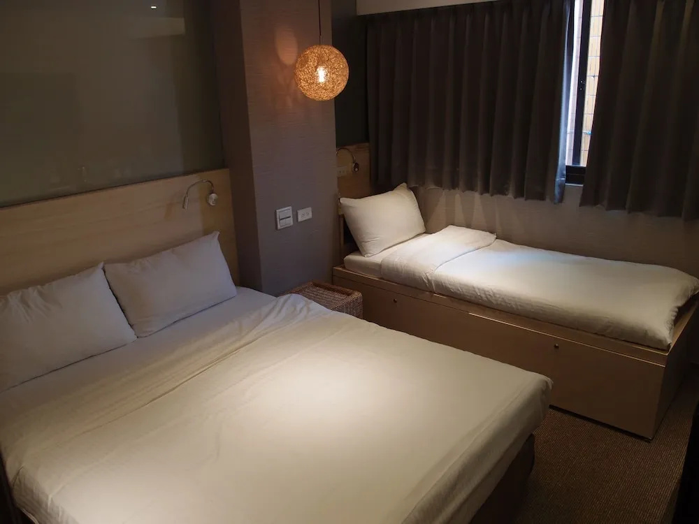 Standard Triple room