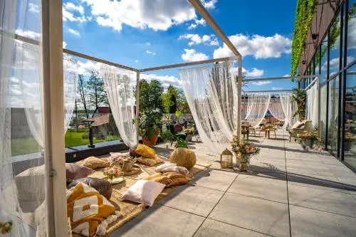 Balcony & Terrace