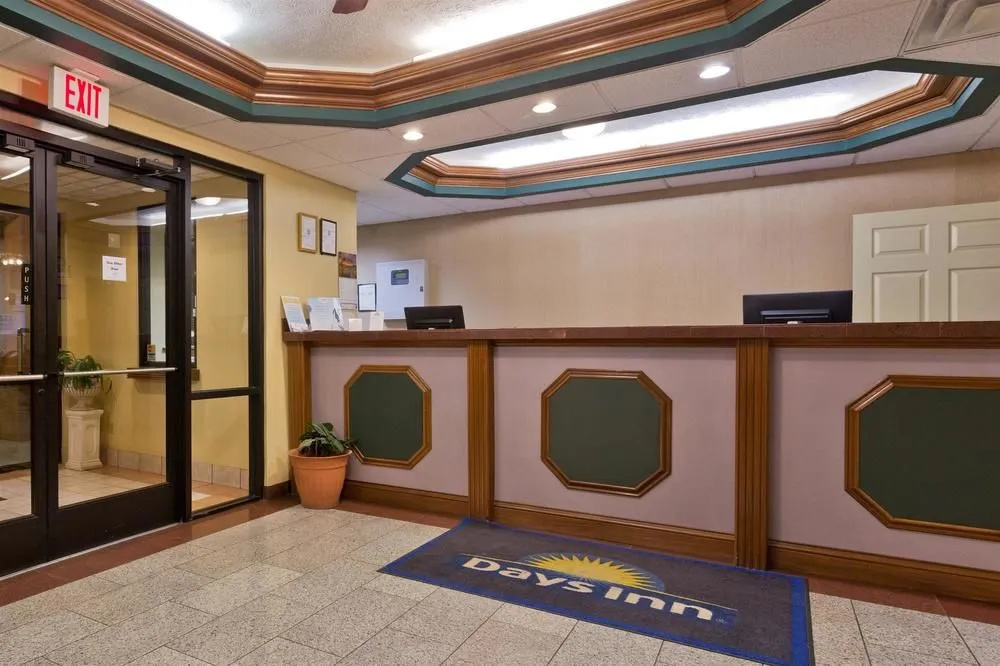 Lobby & Reception