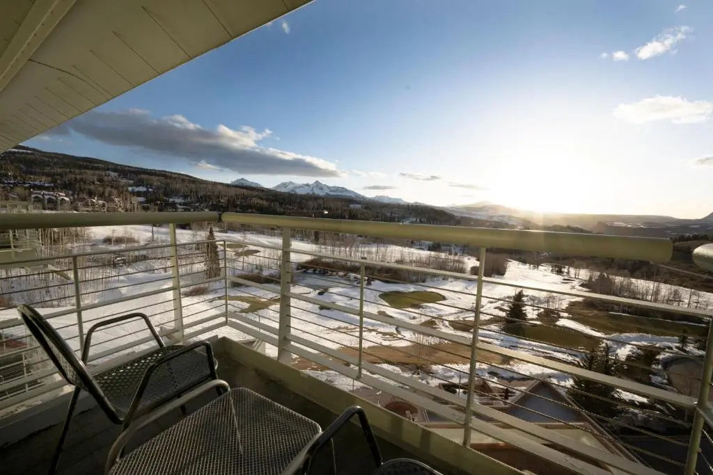 Standard Double room with mountain view (full double bed)