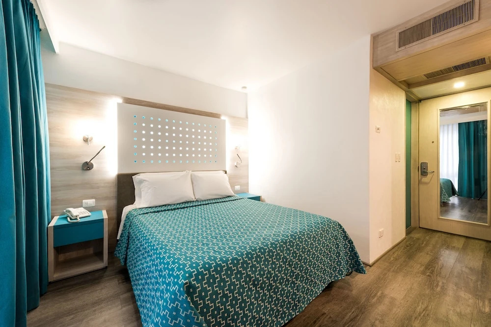 Double Studio (full double bed)