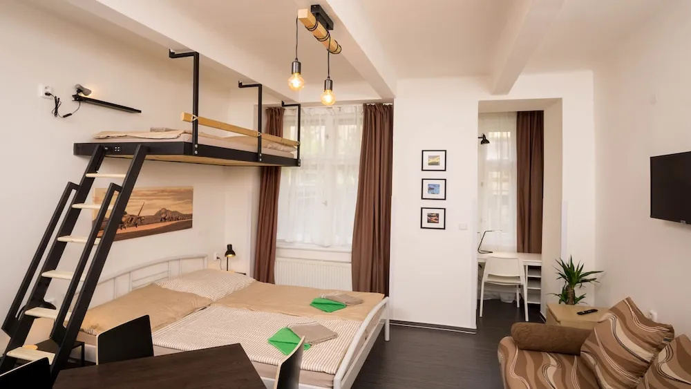 Flying Bed Apartment close to Castle - Chambres