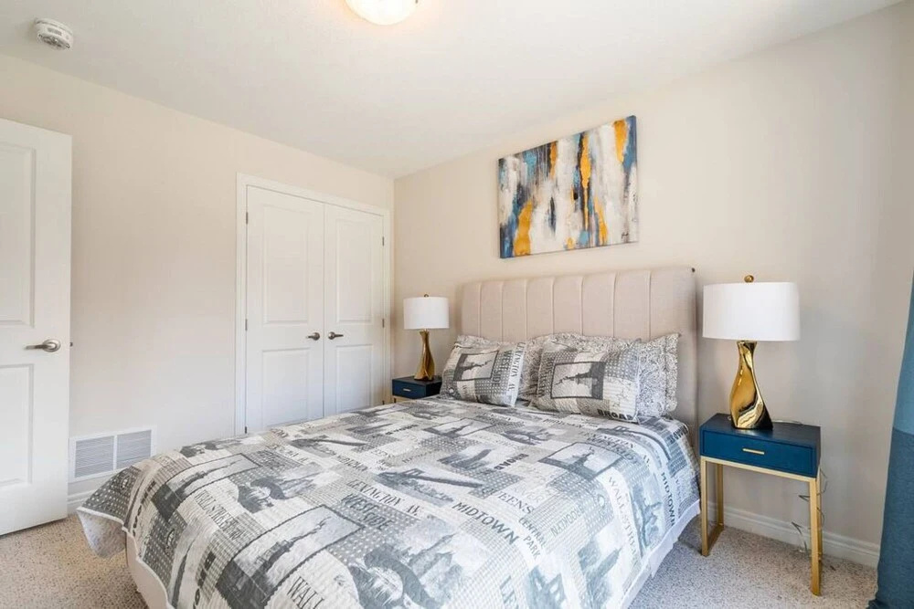 Lakeshore 3BR 2 5BA Townhome 1 min to the Beach