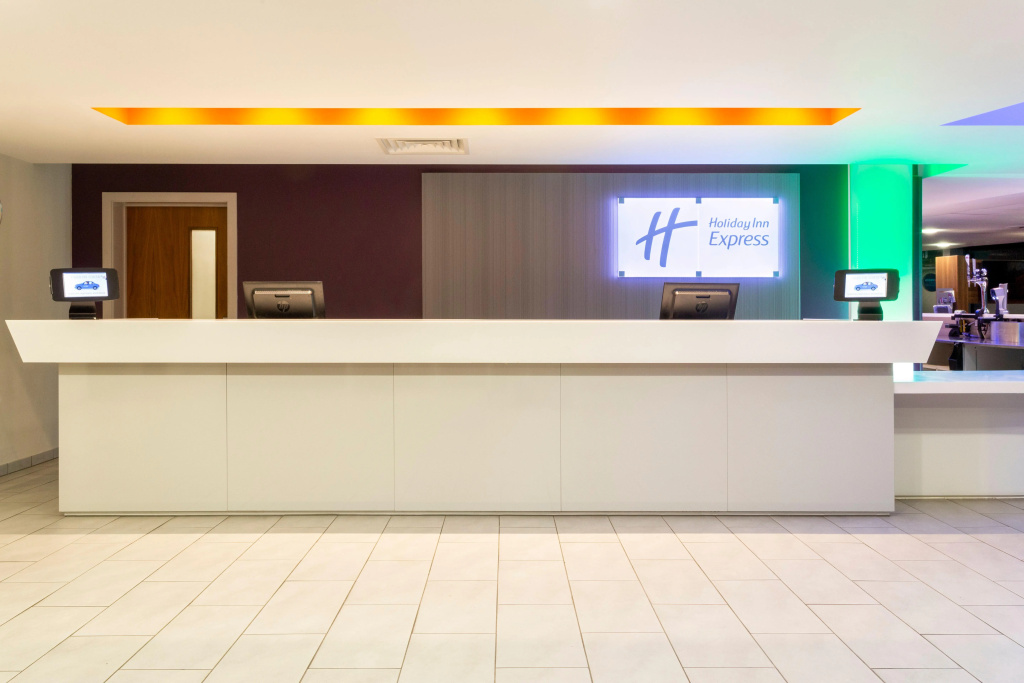 Lobby & Reception