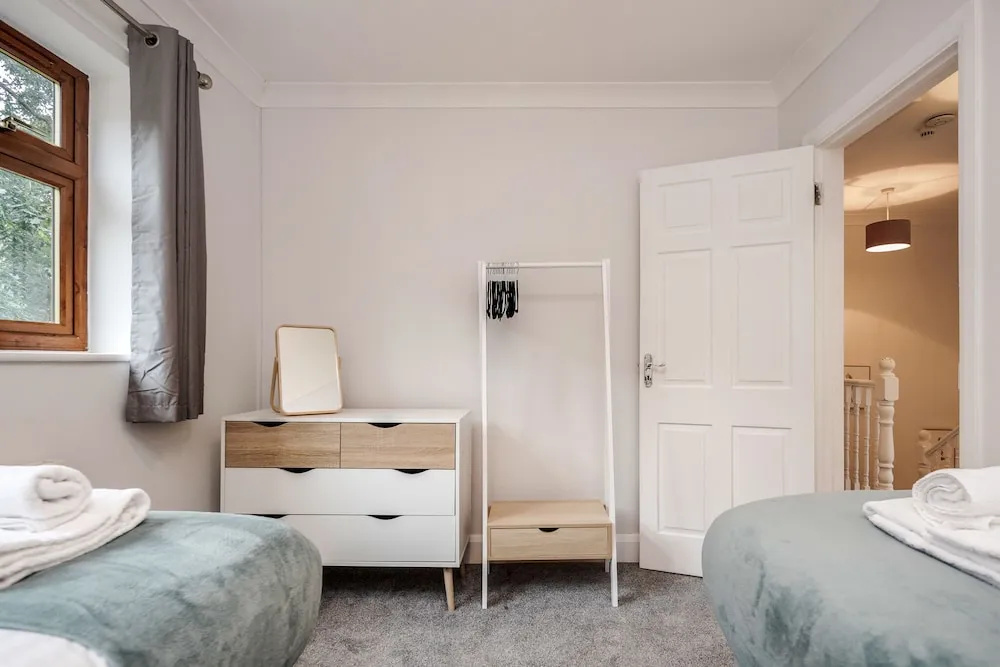 Maidenhead Pet Friendly 4 Bed House