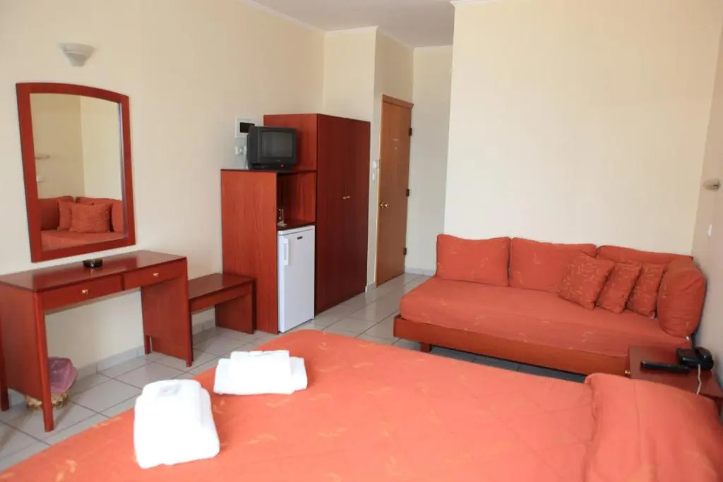 Standard Triple room