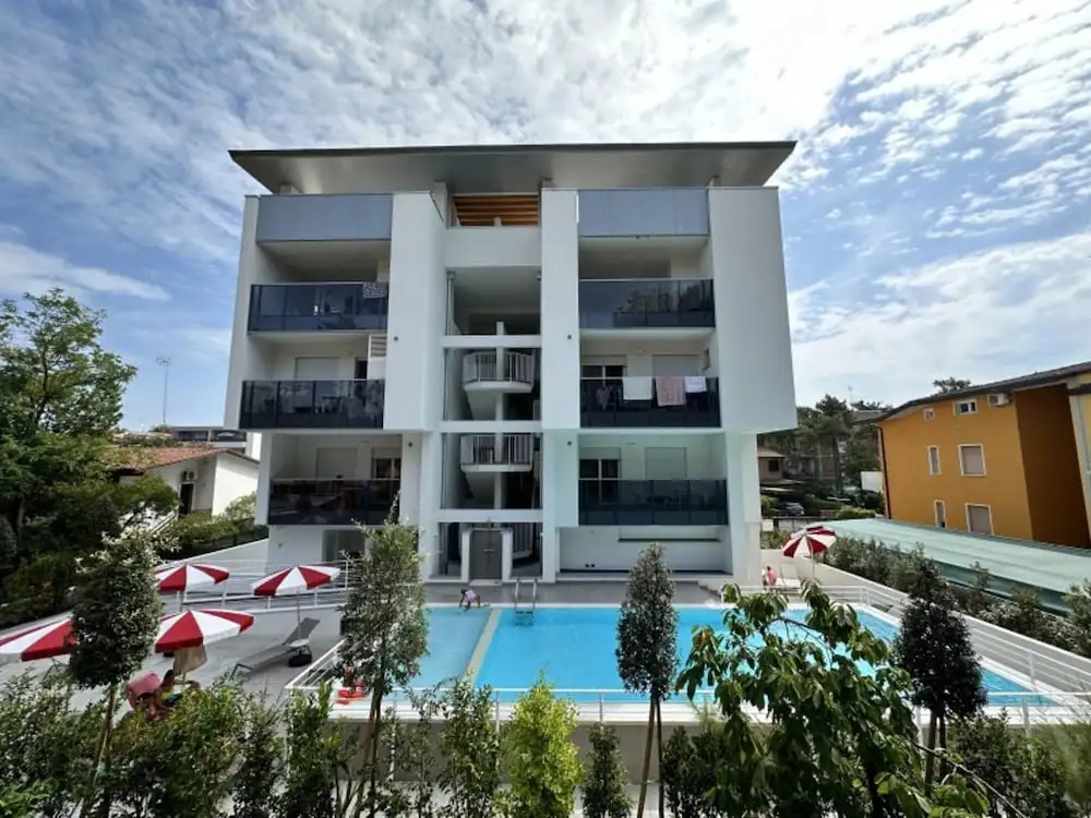 Pool Flat 400m From Beach