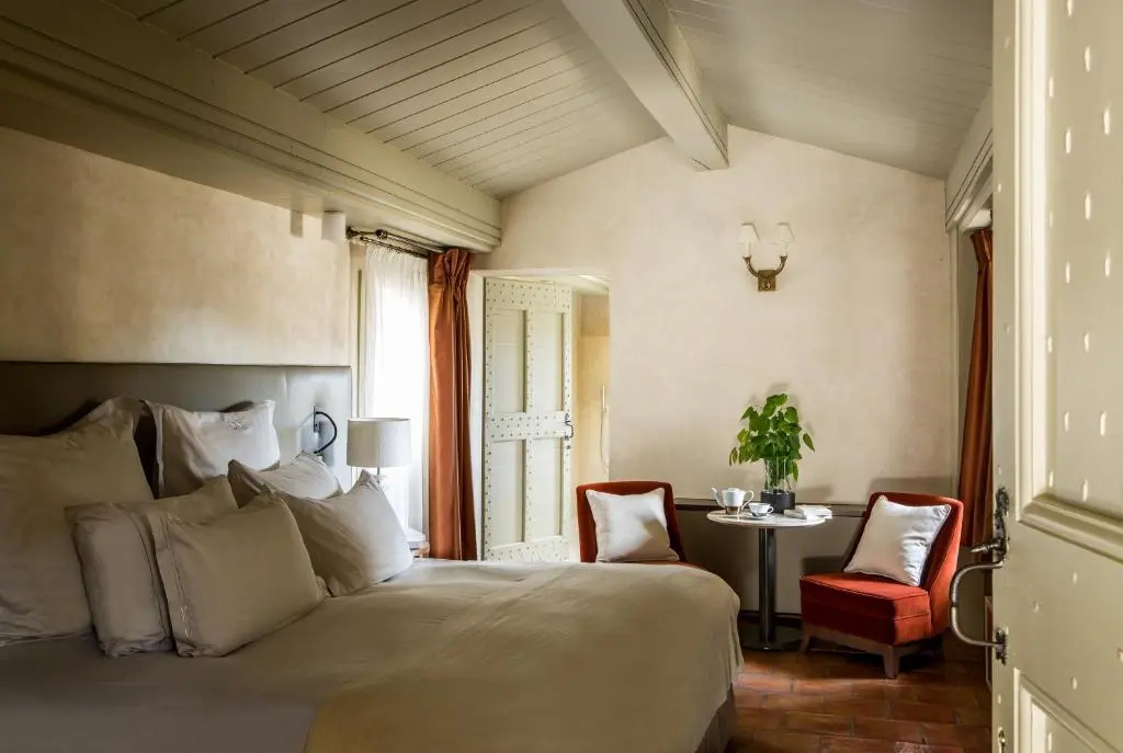 Deluxe Double room (full double bed)