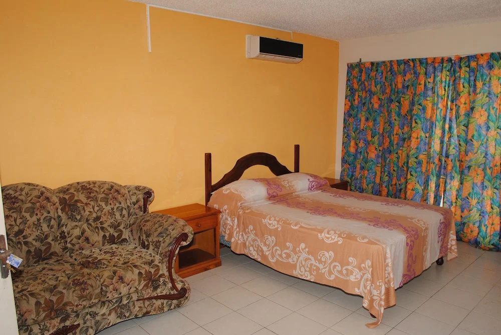 Double Suite with balcony (full double bed)