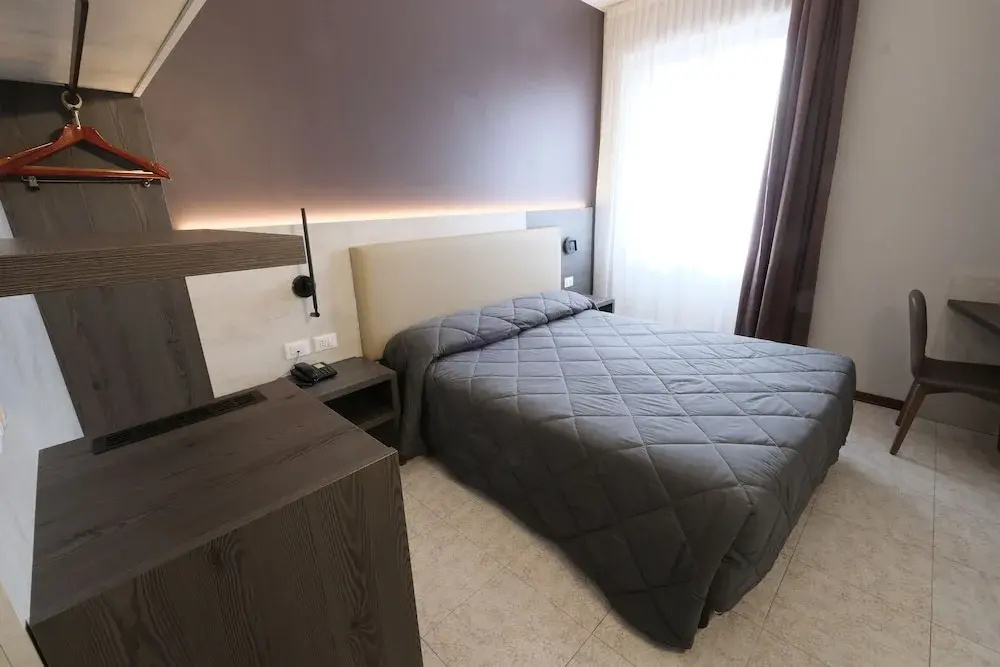 Standard Double room with balcony (full double bed)