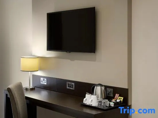 Двухместный семейный номер Standard двуспальная кровать в Premier Inn Frankfurt City Centre