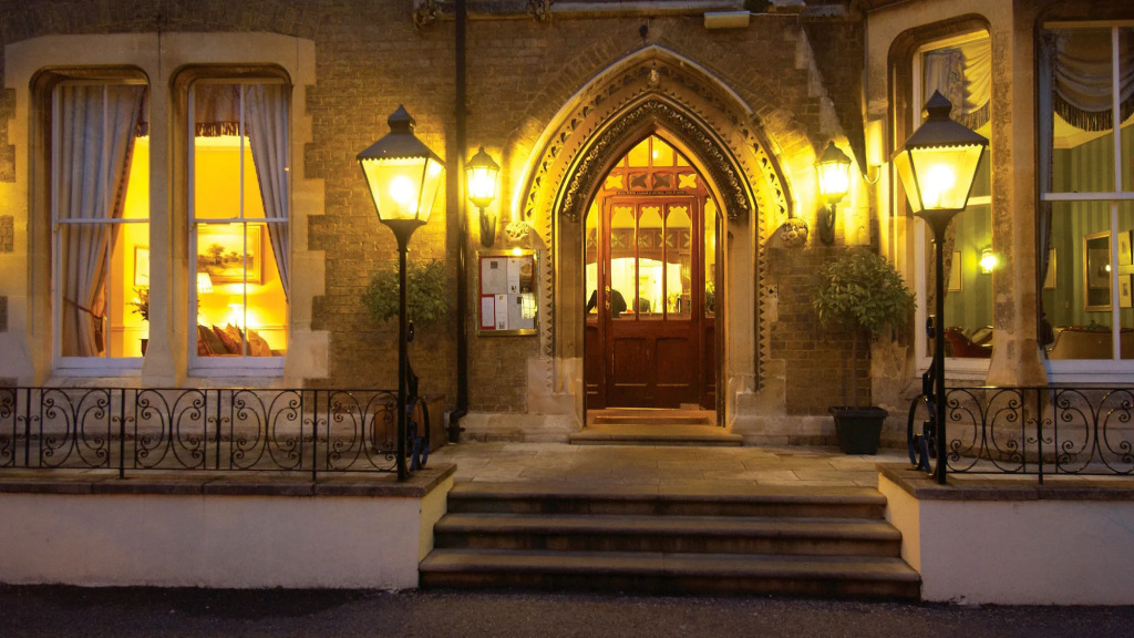 Cotswold Lodge Hotel by null