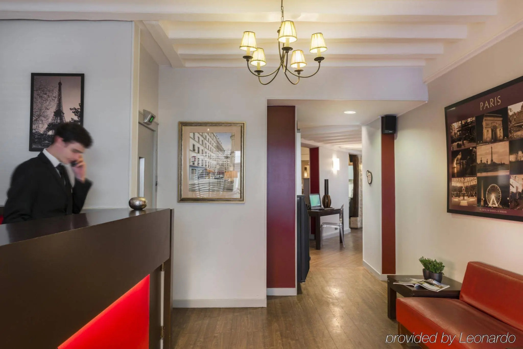 Lobby & Reception