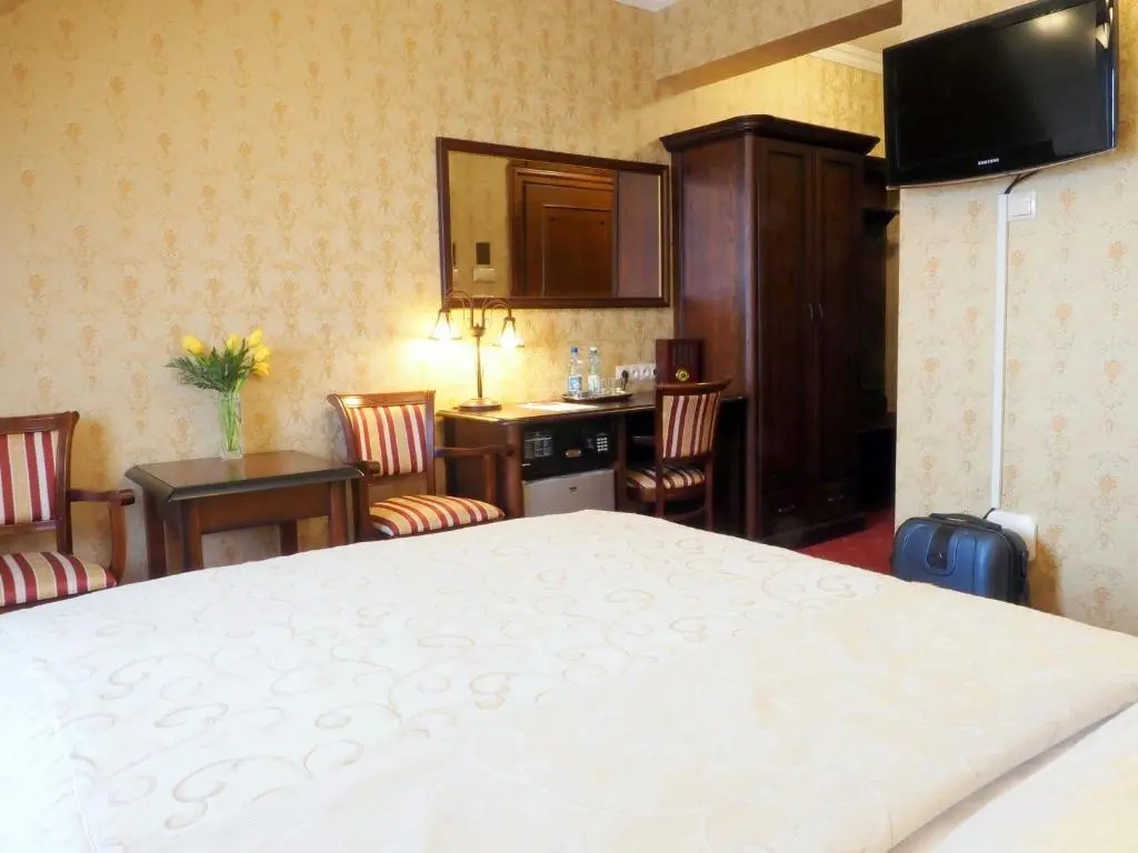 Standard Double room (full double bed)