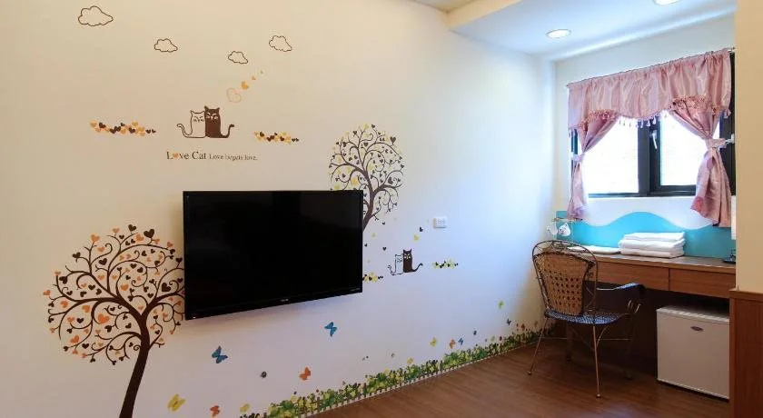 The Love Garden Guest House (Jian Building)