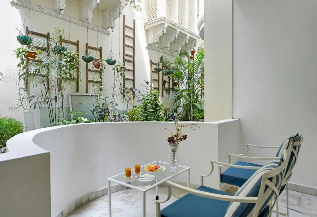 Deluxe Double room with balcony (full double bed)