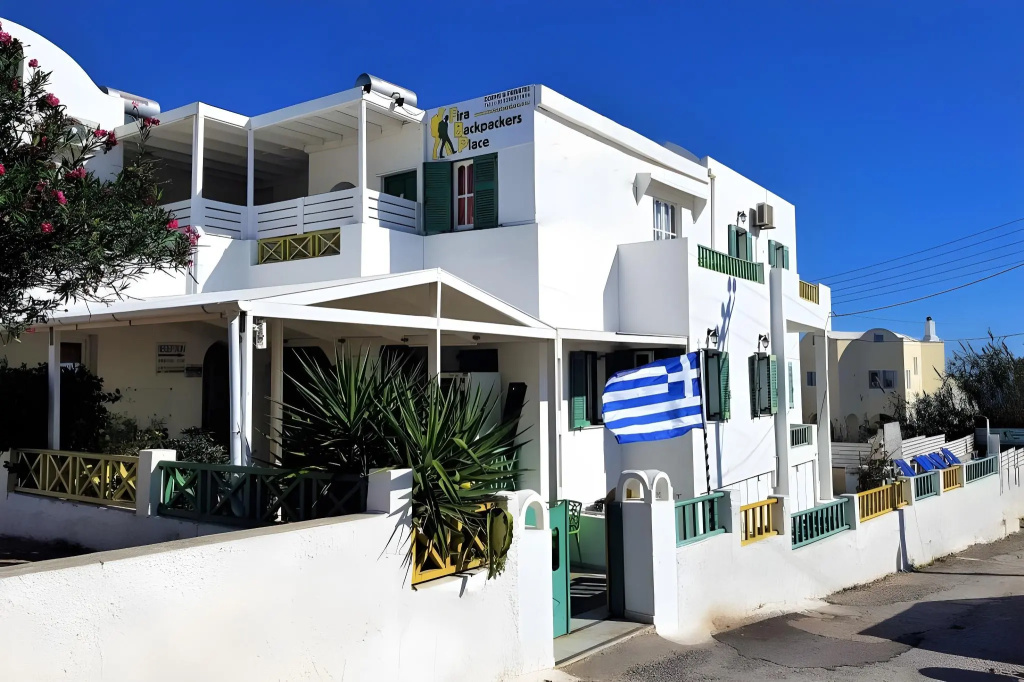 Fira Backpackers Place