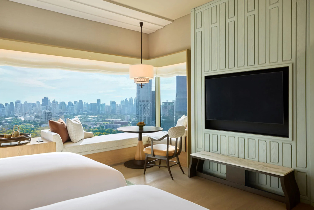 Premier Quadruple room with park view