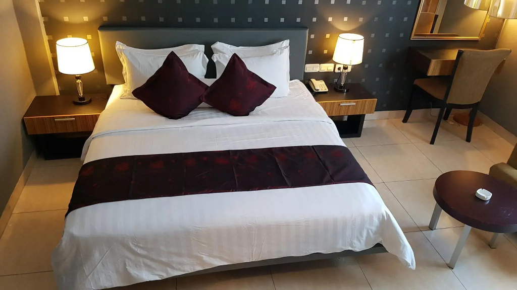 Crown Hotel - Général
