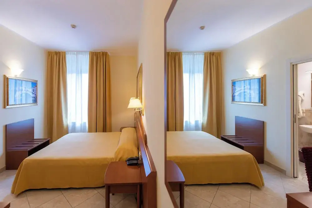 Deluxe Double room (full double bed)