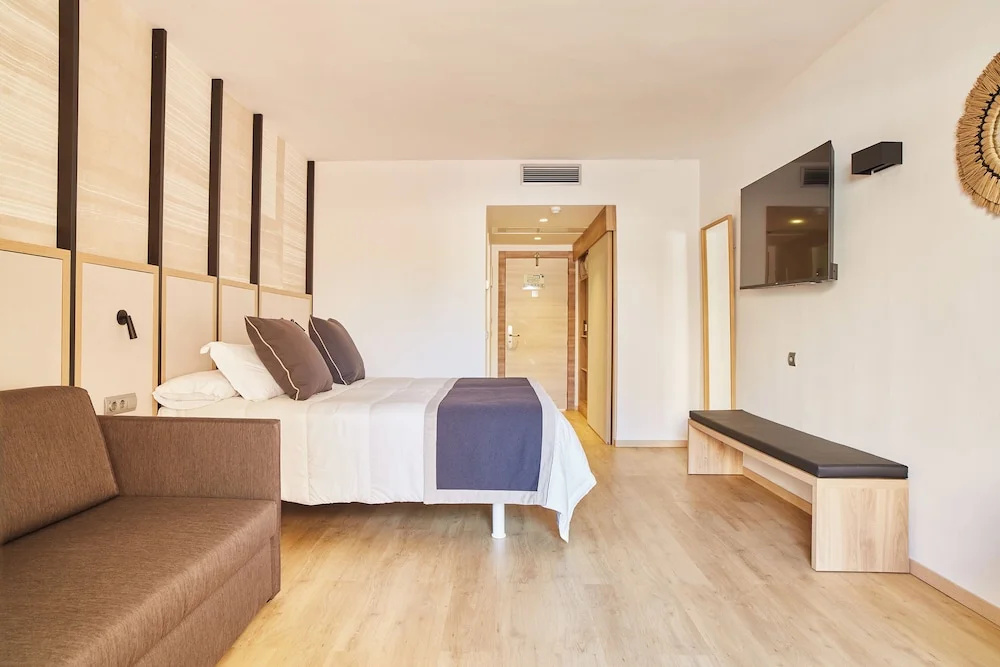 Invisa Hotel Club Cala Blanca - Chambres
