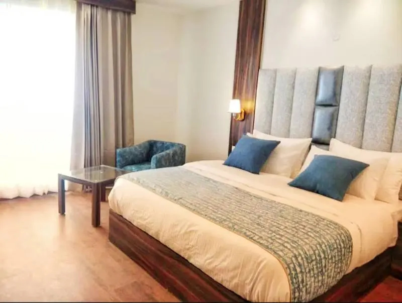 Deluxe Double room (full double bed)