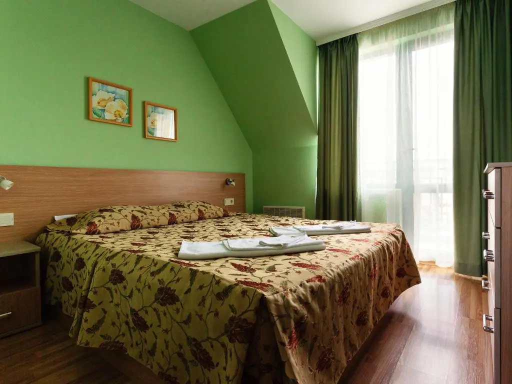 2 Bedrooms Apartment