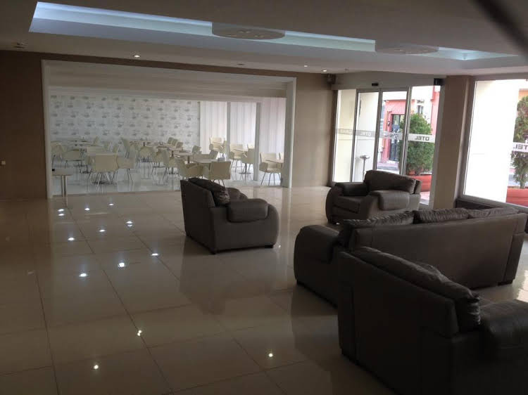 Lobby & Reception