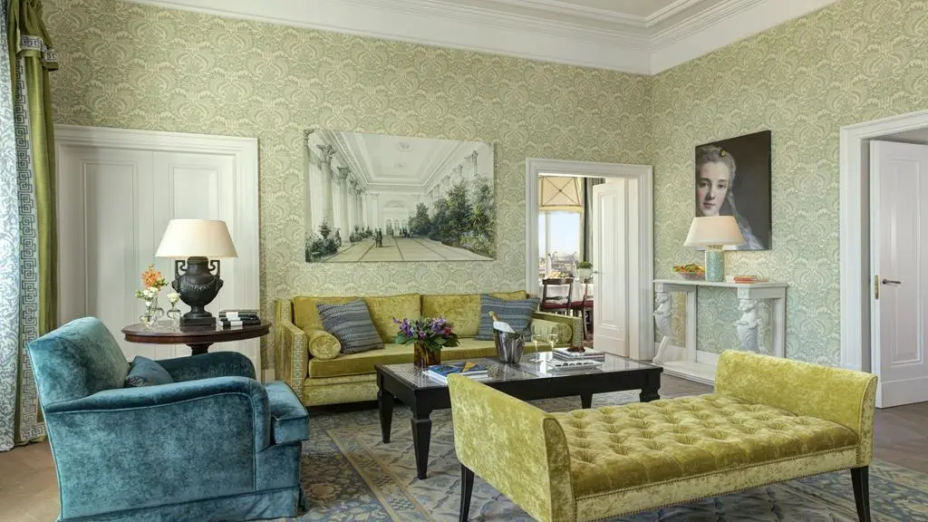 Lobby & Reception