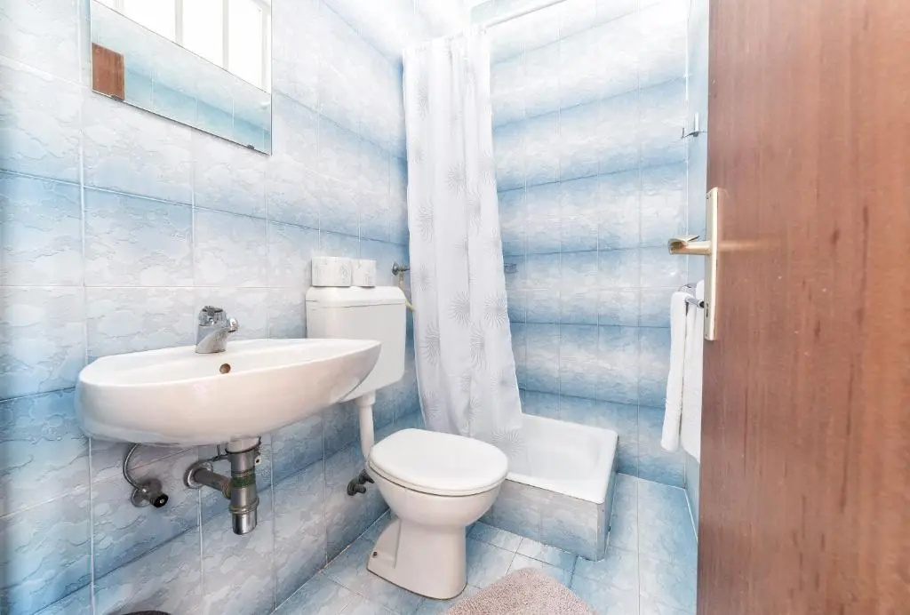 Standard Double room with balcony (full double bed)