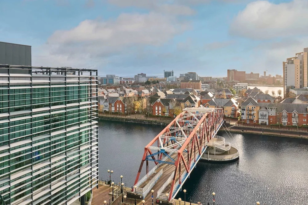 Host Stay - Canal View Apartment
