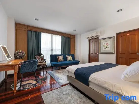 Stars House • Classic Style Near BTS Phra Khanong