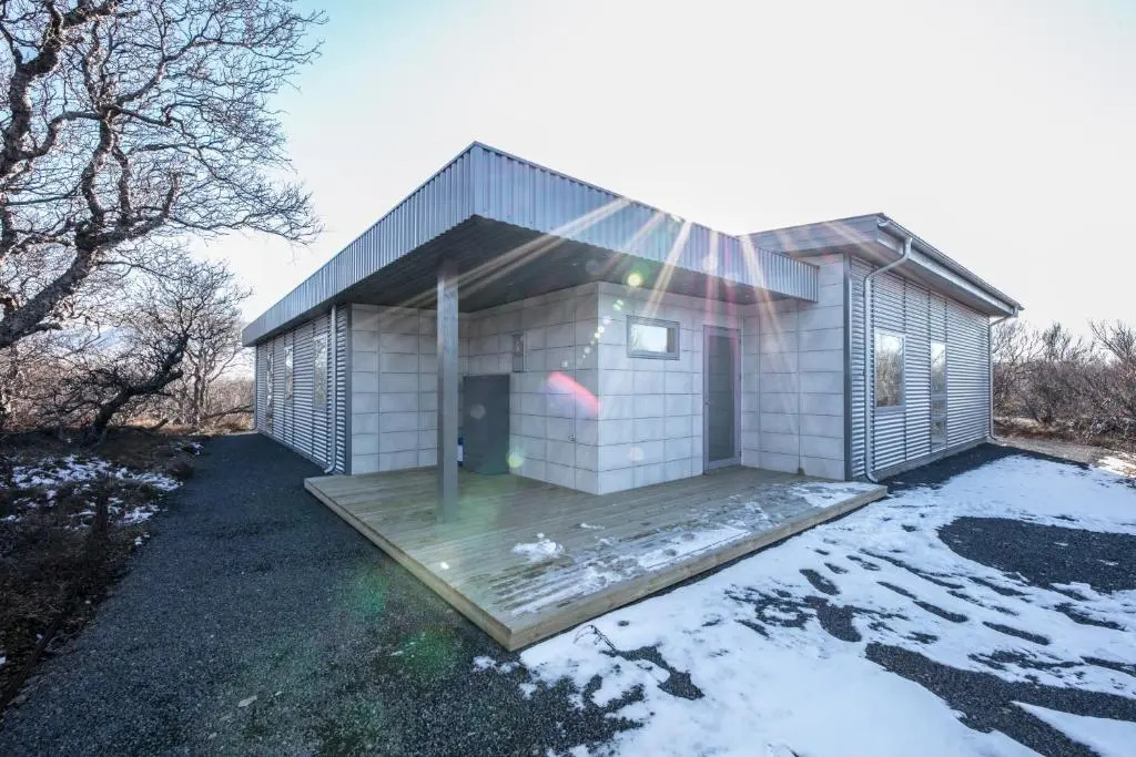 3 Bedrooms Cottage