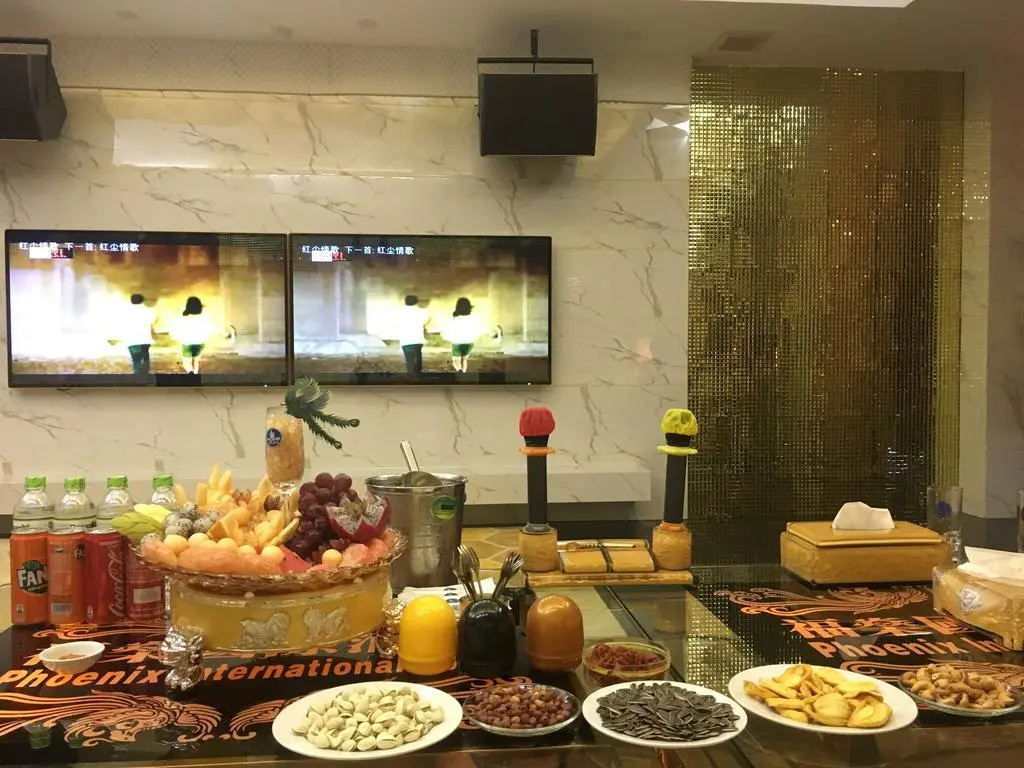 Food & Beverage