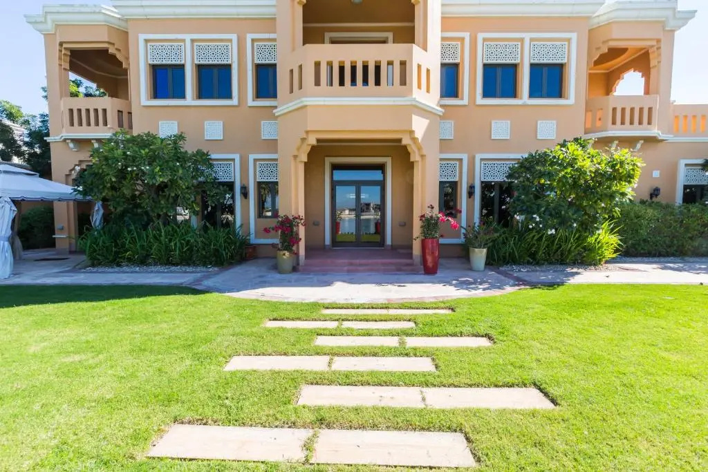 Maison Privee - Prvt Pool & Beach Access in Luxury Palm Jumeirah 6BR Villa