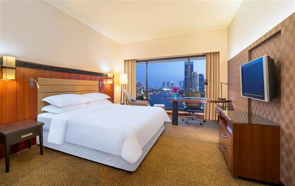 Royal Orchid Sheraton Hotel & Towers