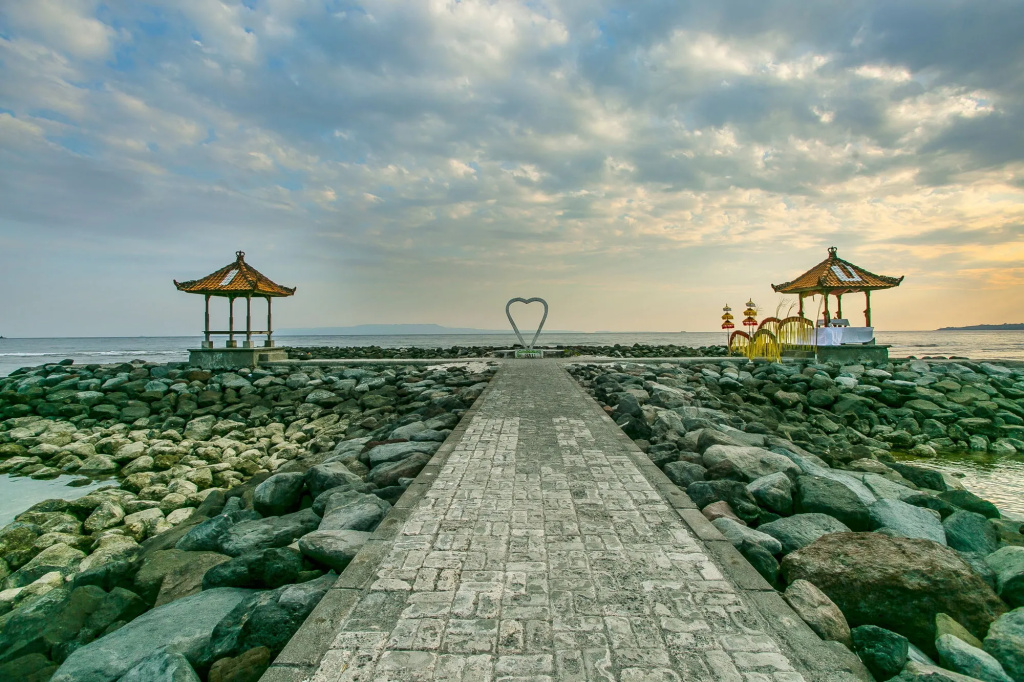 Beach & Waterfront