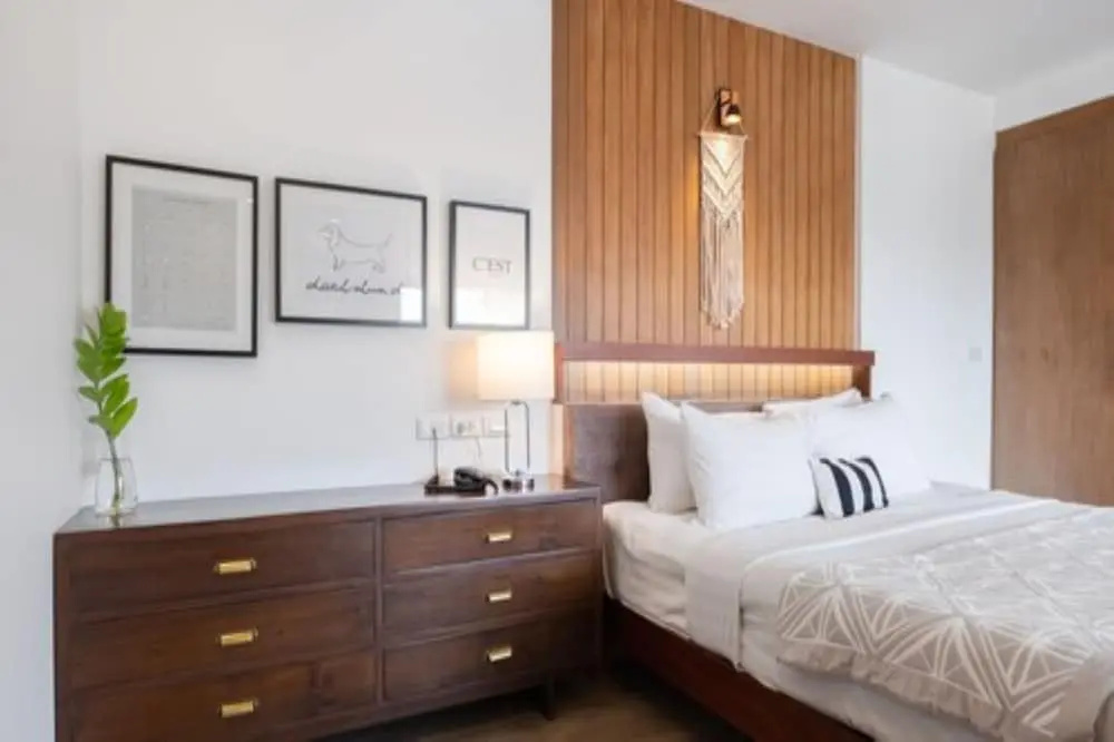 Deluxe Double room with city view (full double bed)