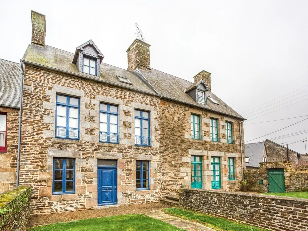 Dreamy Holiday Home in Saint-james With Private Garden