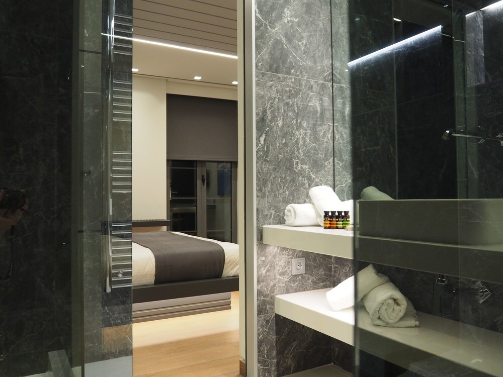 Athens Ikon 4 *