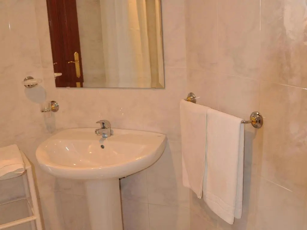 Standard Double room with sea view (full double bed)