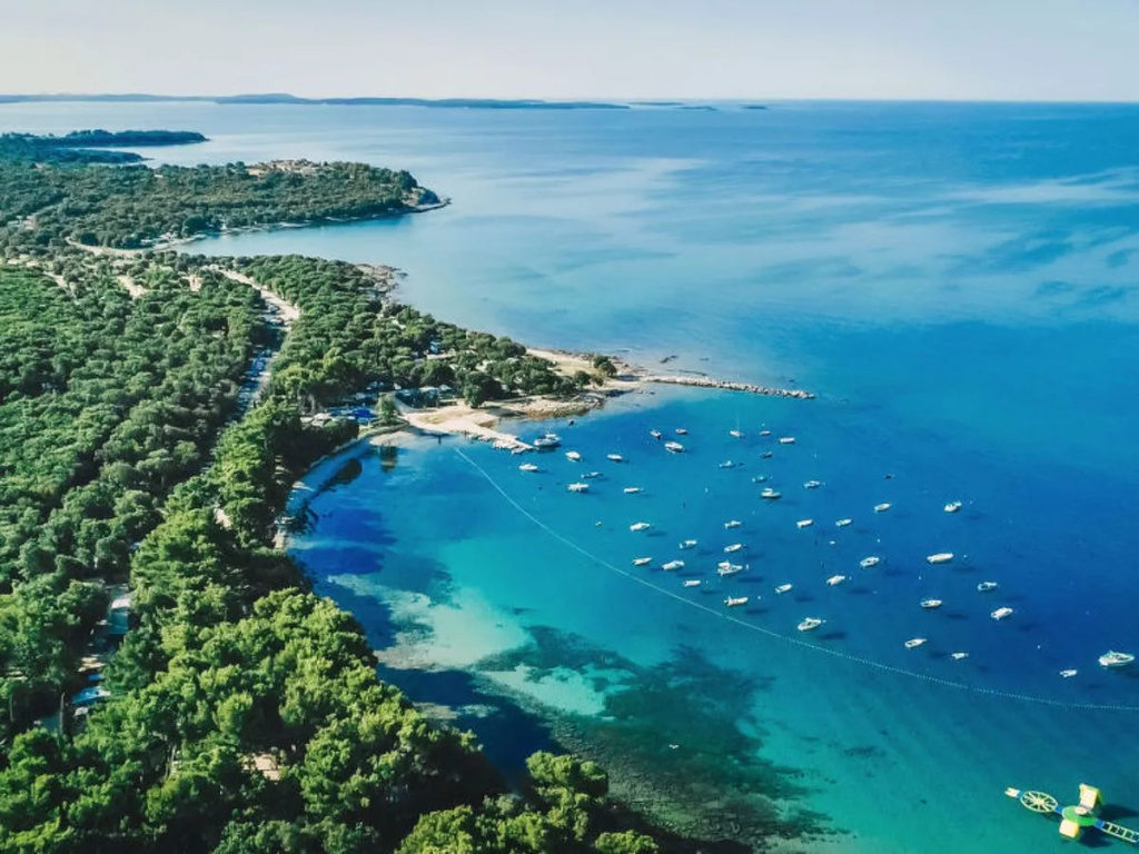 Beach & Waterfront