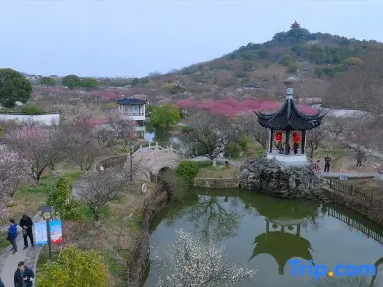 Qiyin Lakeside Retreat, Xishan Scenic Area, Taihu Lake, Suzhou