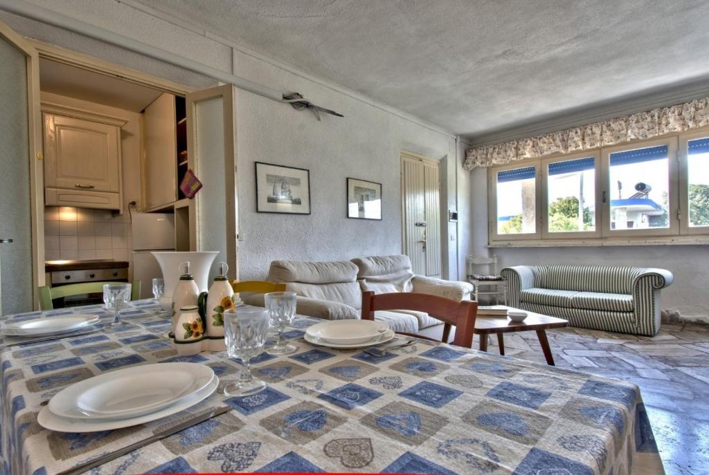 ALTIDO Charming House for 5 with Private Parking and Shared Pool