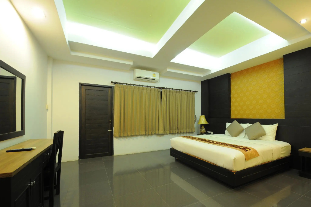 Standard Double room (full double bed)