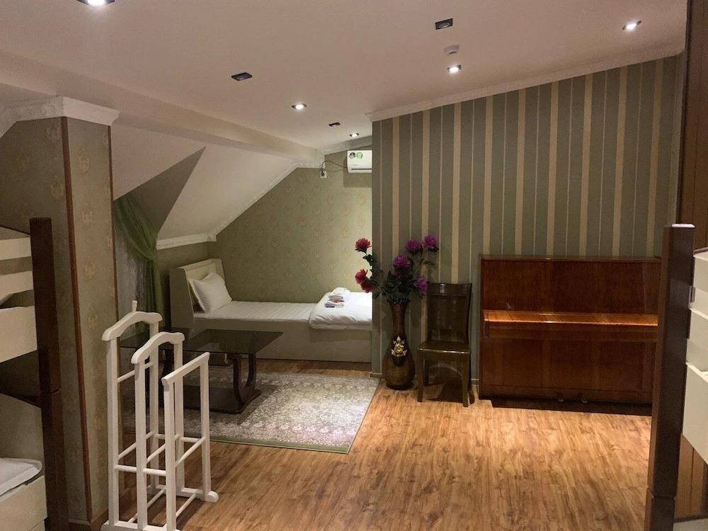Кровать в общем номере в Eleon Hotel - Hostel