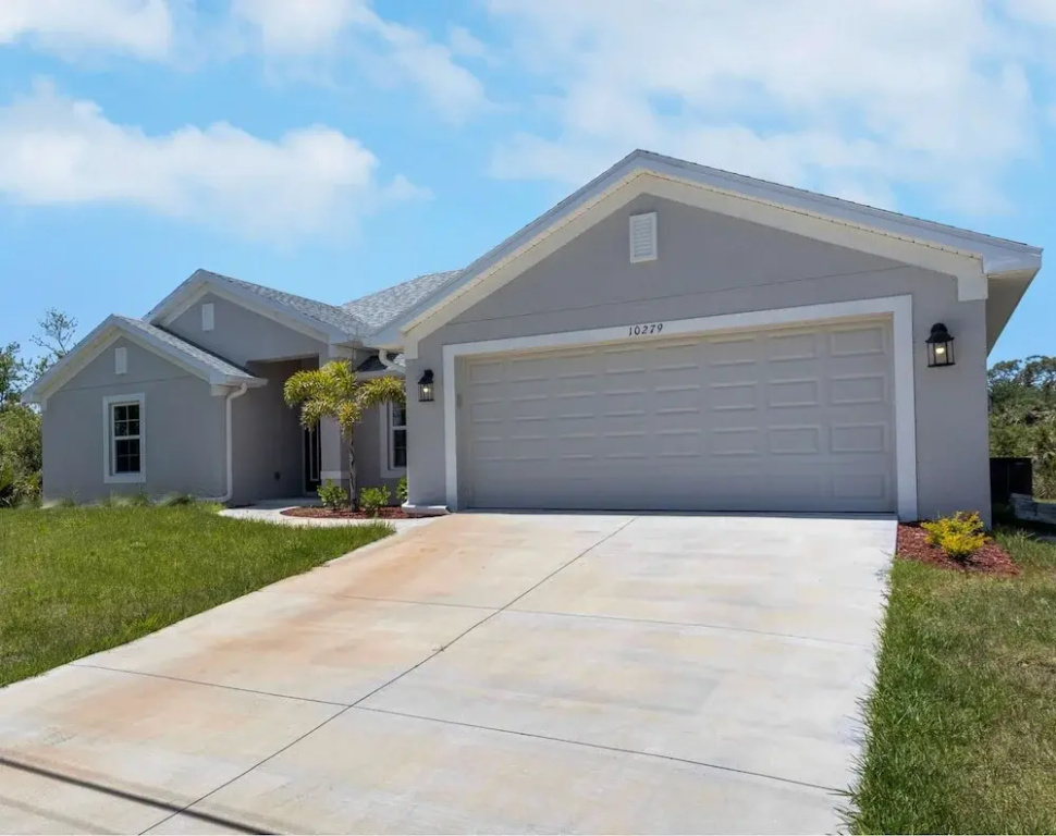 New Poolside Home in South Gulf Cove! Beaches Boca Grande, Manasota, Siesta Key & Venice